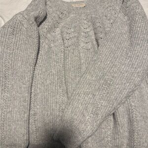 Elegant Gray Women's Crew Neck Sweater